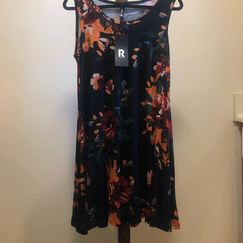 Prinstory swimsuit cover-up NWT size medium